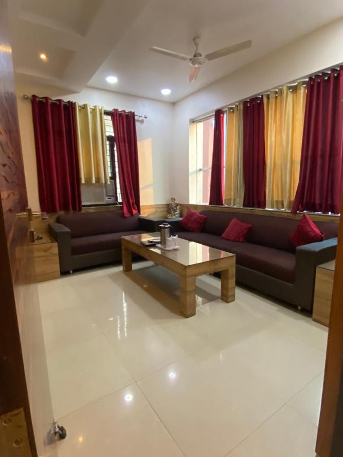 Hotel Pradeep Palace ゴーラクプル エクステリア 写真